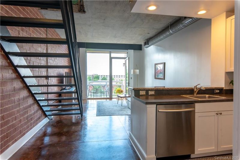 710 W Trade St #506, Charlotte, NC 28202