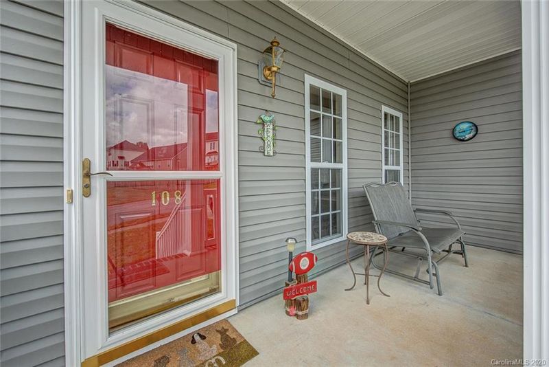 108 Tom Sawyer Ln, Mount Holly, NC 28120