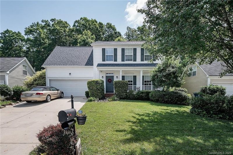 8158 Chatham Oaks Dr, Concord, NC 28027