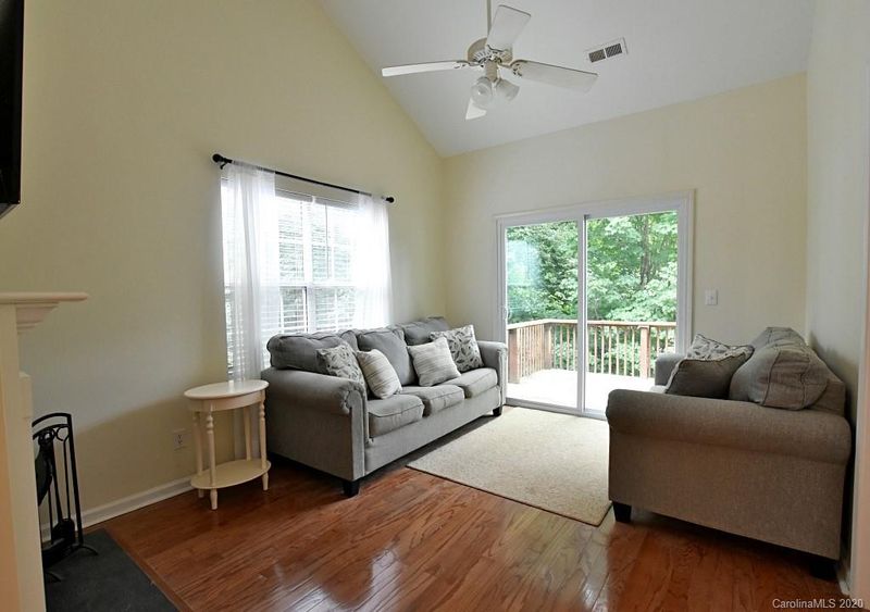 5950 Prescott Ct, Charlotte, NC 28269