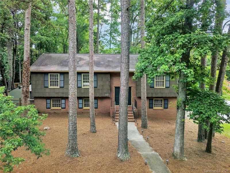 7527 Limerick Dr, Charlotte, NC 28270