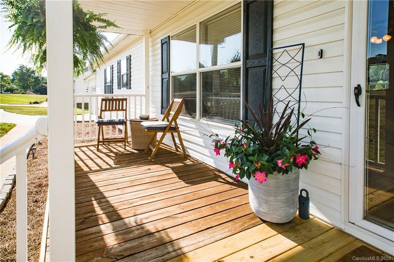 132 Tranquility Ln, Harmony, NC 28634