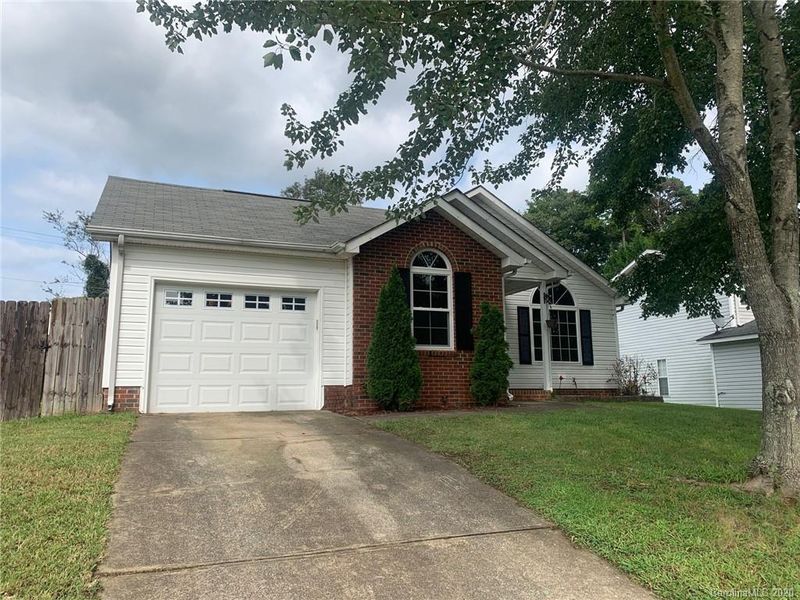 3900 Cedar Bark Dr, Matthews, NC 28105