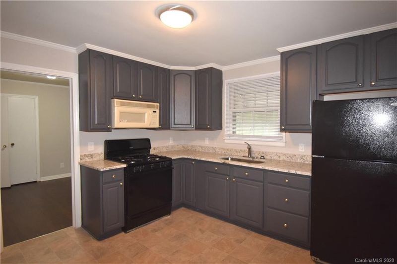 2814 Botany St, Charlotte, NC 28216