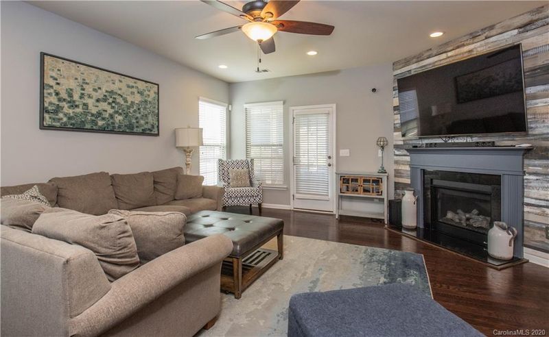 5149 Waterloo Dr, Tega Cay, SC 29708