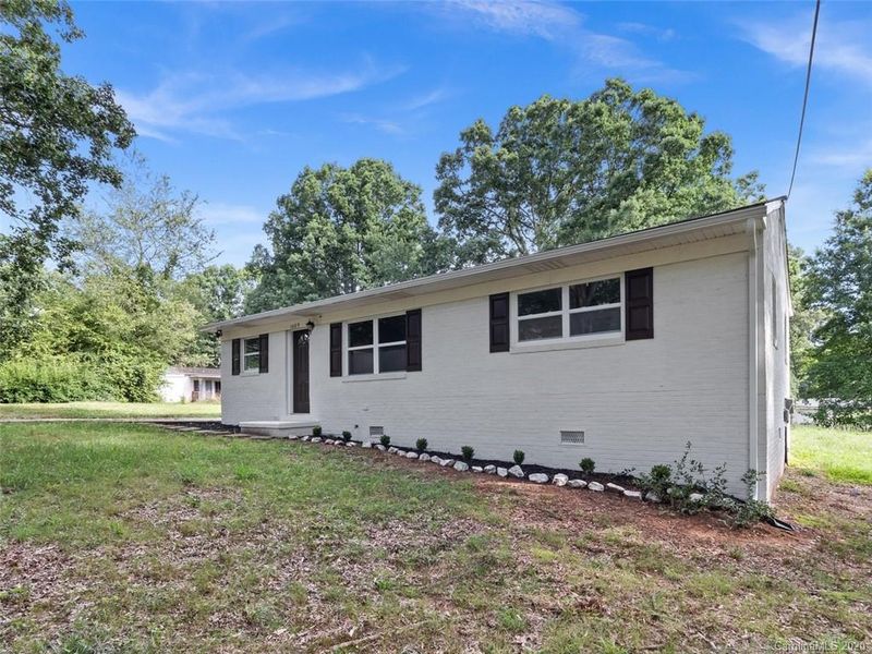 1609 Scott Rd, Statesville, NC 28625