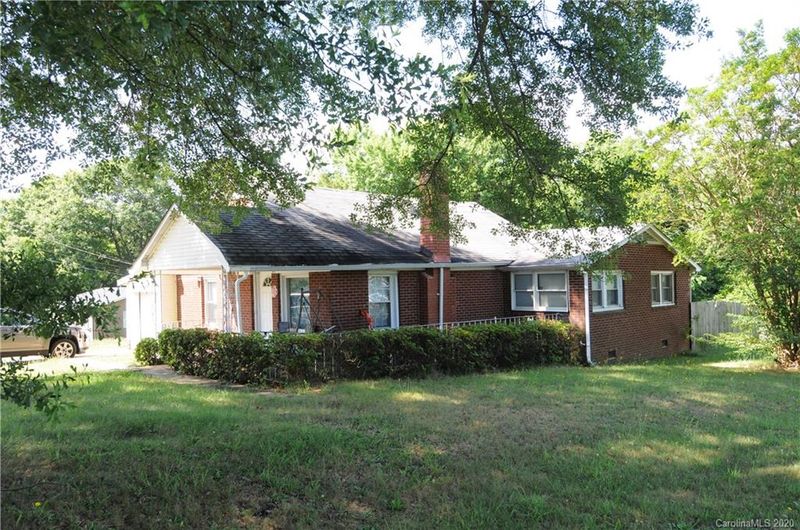 607 Huss St, Lincolnton, NC 28092