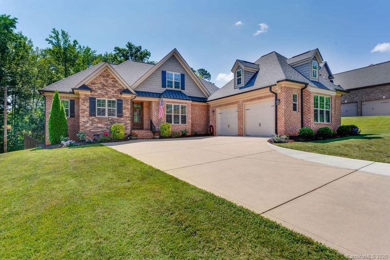 2460 Shiny Leaf Dr, Denver, NC 28037