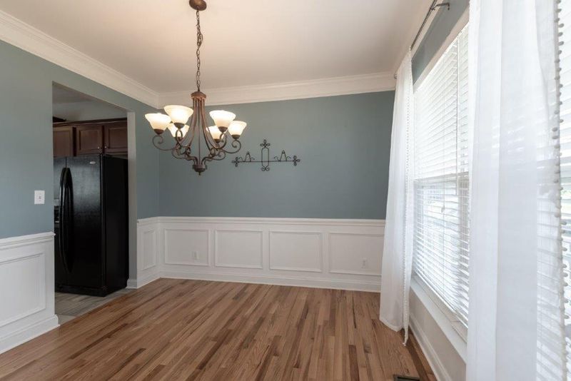 5023 Orchard Park Dr, Hickory, NC 28602