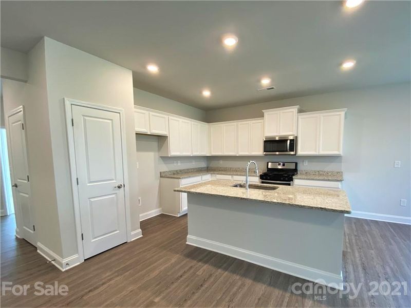 4618 Walking Path Dr, Waxhaw, NC 28173