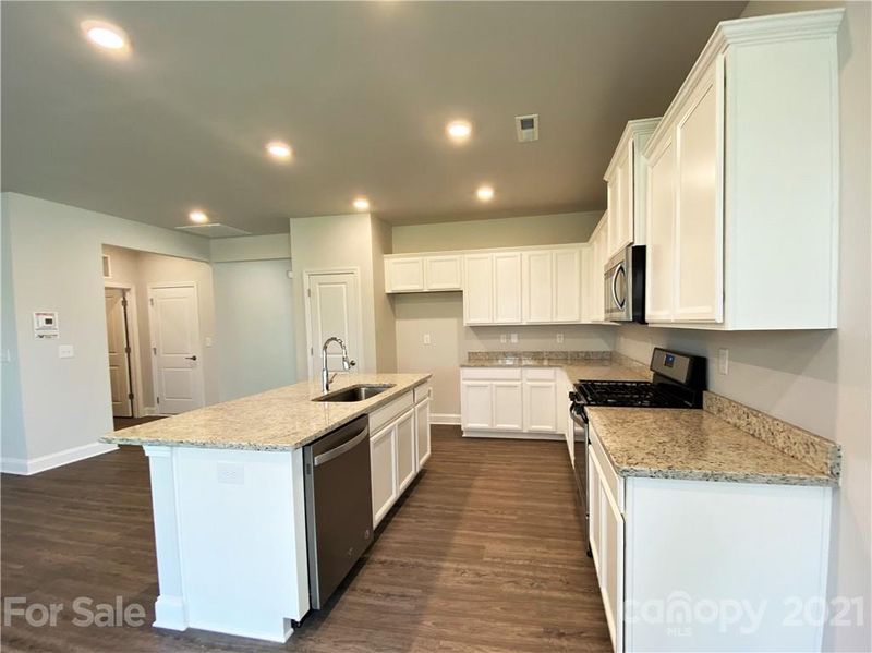 4618 Walking Path Dr, Waxhaw, NC 28173