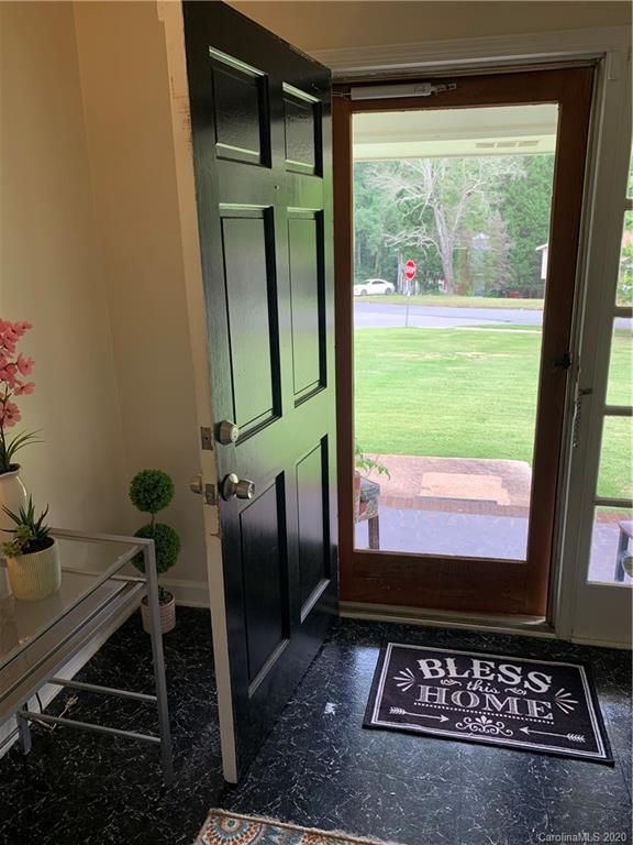 6101 Eagle Peak Dr, Charlotte, NC 28214