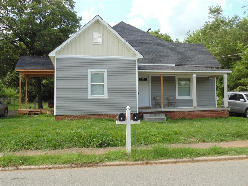 302 W 13th St #A&B, Newton, NC 28658
