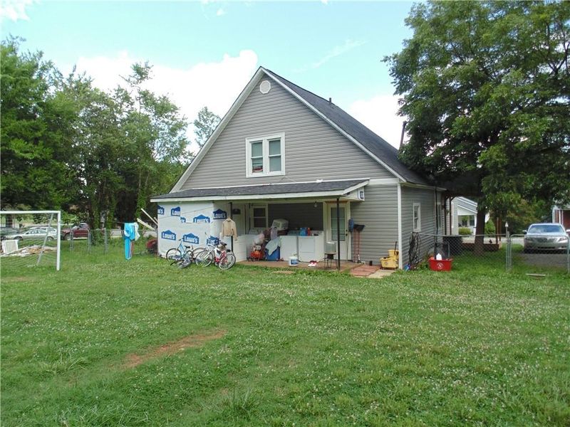 302 W 13th St #A&B, Newton, NC 28658
