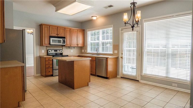 6409 Bells Mill Dr, Charlotte, NC 28269