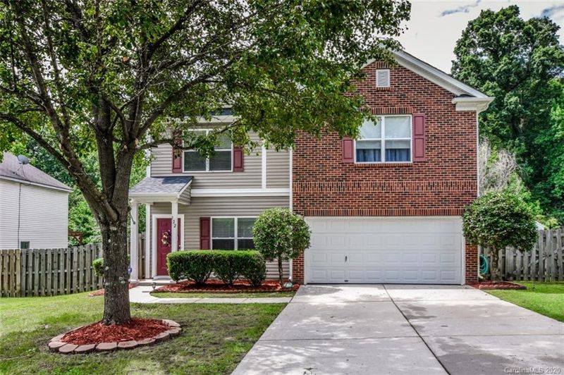 122 Flanders Dr, Mooresville, NC 28117