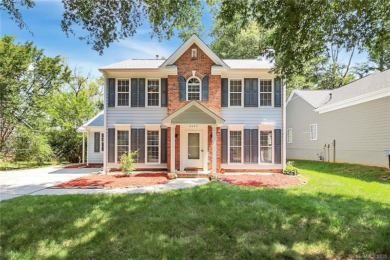 5227 Hedgecrest Pl, Charlotte, NC 28269