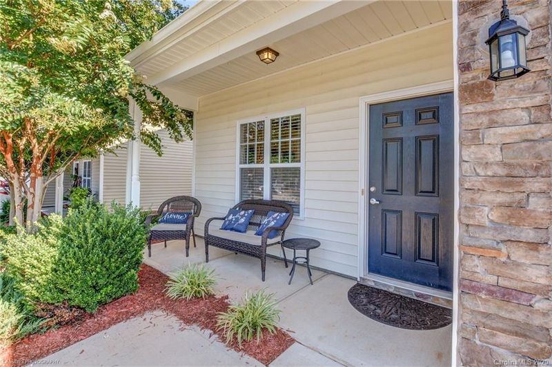319 Sandy Spring Ln, Lake Wylie, SC 29710