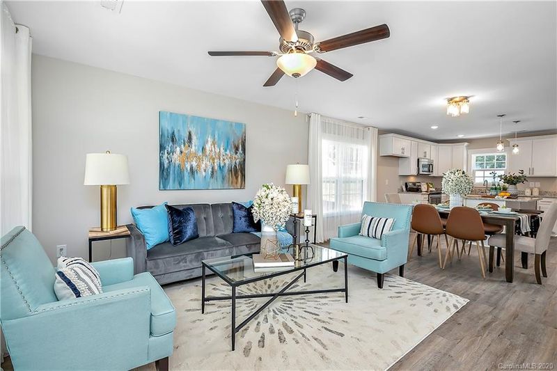 245 Featherstone Dr, Charlotte, NC 28213