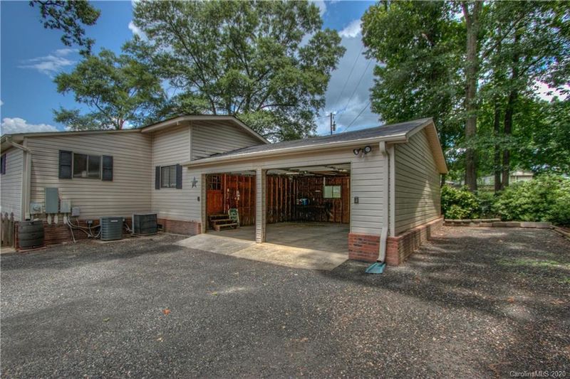 417 Lanier Ave, Mount Holly, NC 28120