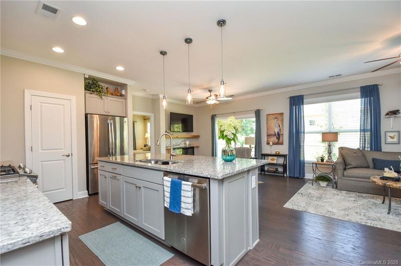 252 Flat Rock Dr, Denver, NC 28037