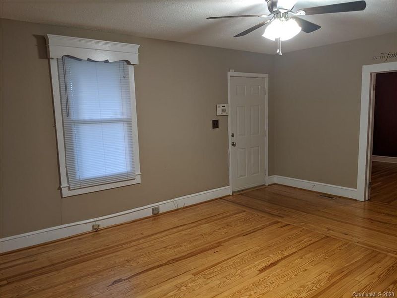 323 Chestnut Ave, Kannapolis, NC 28081