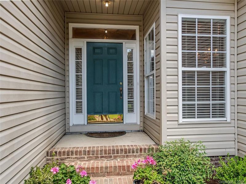 2536 Ashby Woods Dr, Matthews, NC 28105