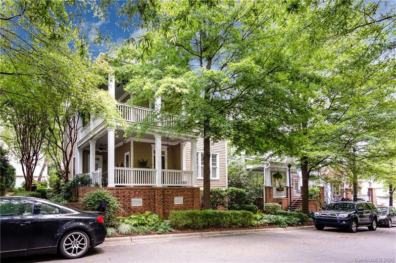 725 E 10th St, Charlotte, NC 28202