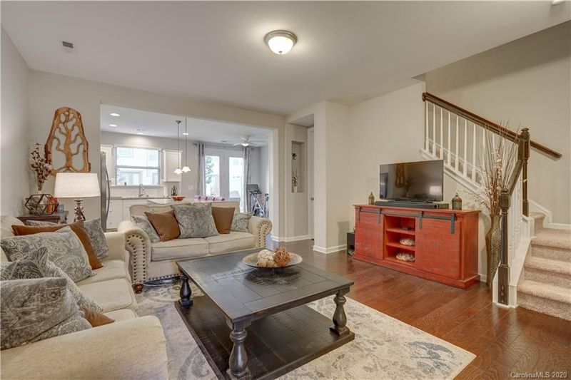 5609 Stonewells Dr, Charlotte, NC 28278