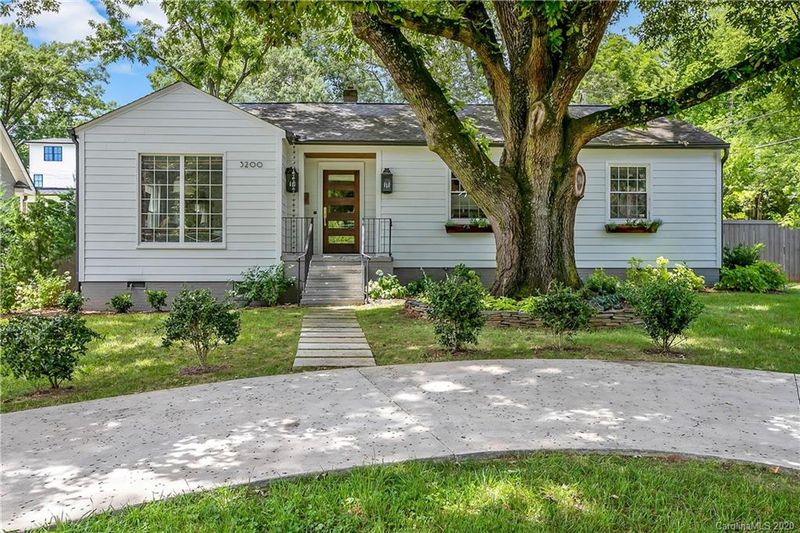 3200 Fairfax Dr, Charlotte, NC 28209