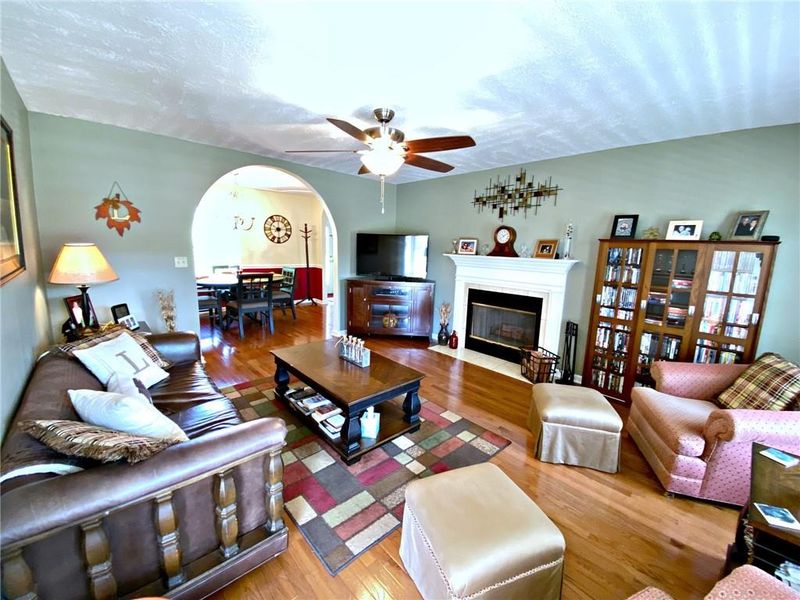 1623 Berkshire Dr, Hickory, NC 28602