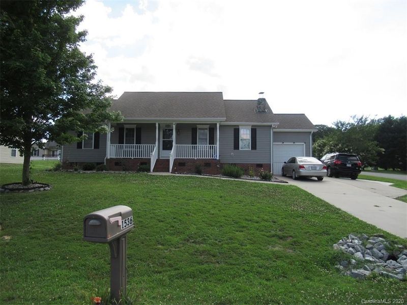 1536 Stonecroft Dr, Lincolnton, NC 28092