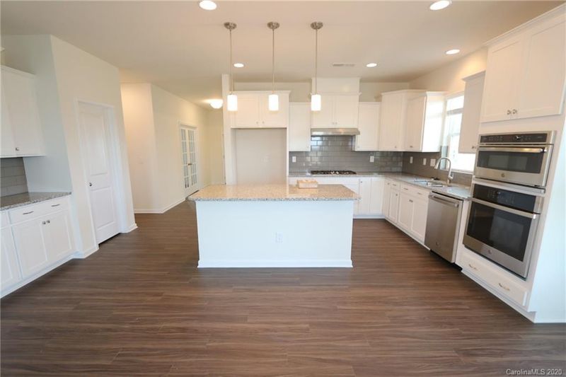 7104 Chrysanthemum Rd, Lancaster, SC 29720