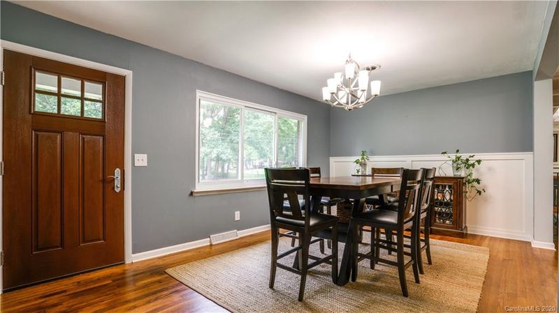 209 Robinson Ave, Matthews, NC 28104
