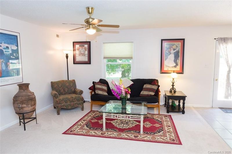 134 Shadowbrook Rd, Mount Holly, NC 28120