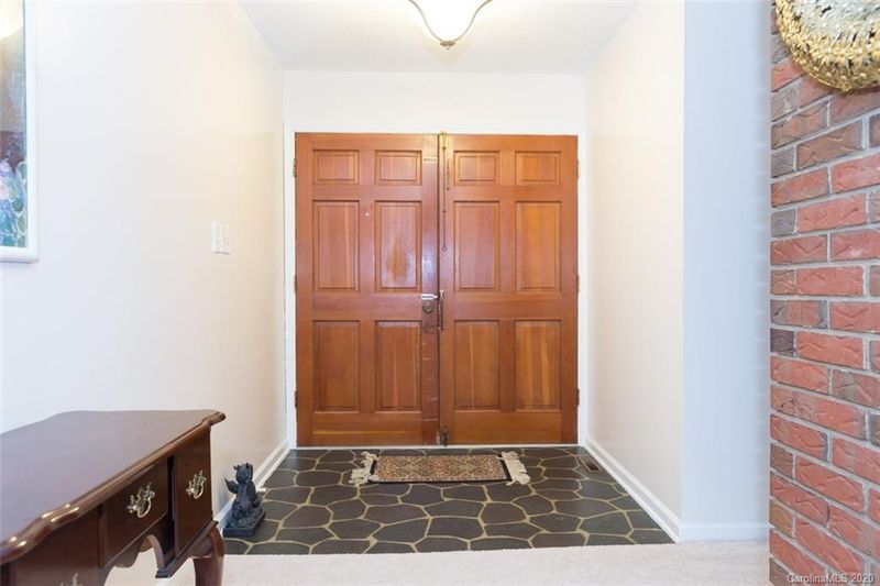 134 Shadowbrook Rd, Mount Holly, NC 28120
