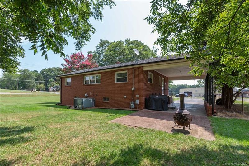 211 Perry Rd, Troutman, NC 28166