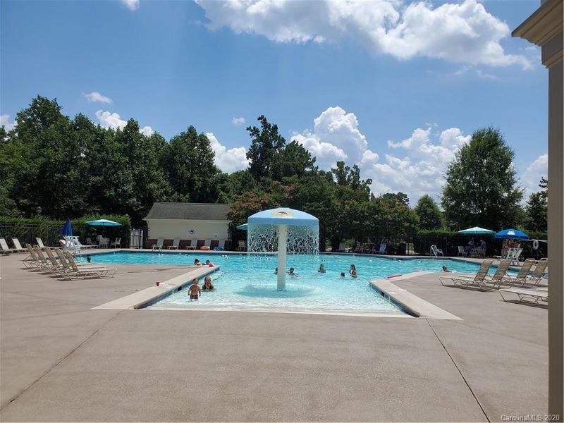 18605 Ruffner Dr #1A, Cornelius, NC 28031