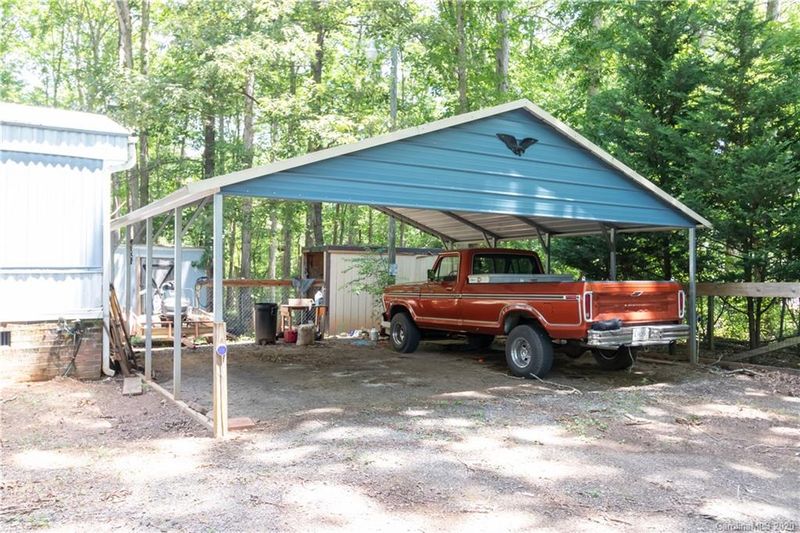 1108 Mountain Brook Dr, Clover, SC 29710