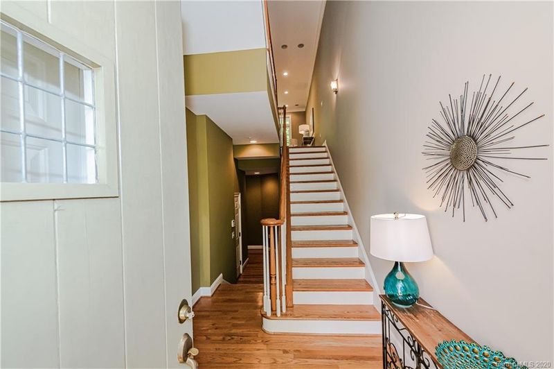 110 Wendover Heights Cir, Charlotte, NC 28211