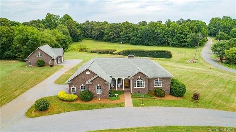 1860 Thomasville Rd, Conover, NC 28613