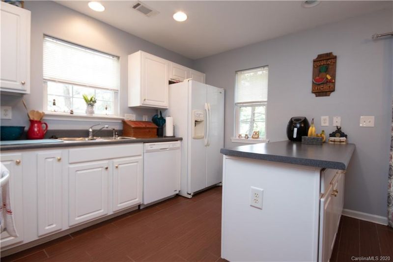1122 Knotty Hill Dr, Rock Hill, SC 29732