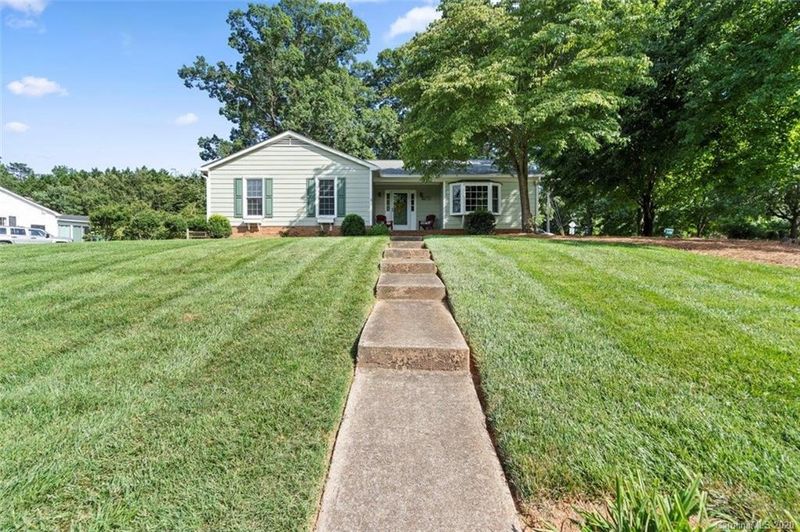 9721 Watergate Rd, Charlotte, NC 28270