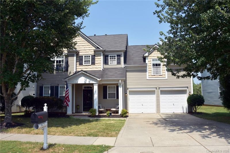 9823 Back Acre Dr, Charlotte, NC 28213