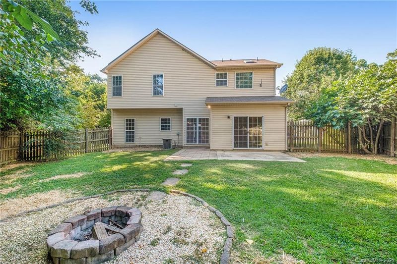 9918 Dauphine Dr, Charlotte, NC 28216
