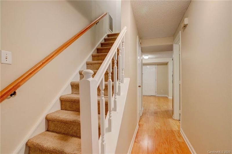 6624 Wagon Oak Rd, Charlotte, NC 28212