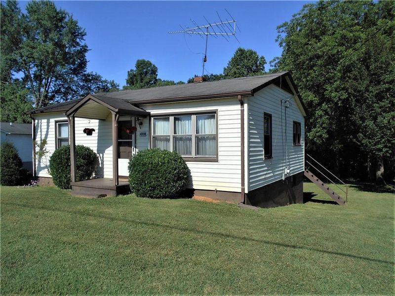 4759 Charlotte St, Conover, NC 28613