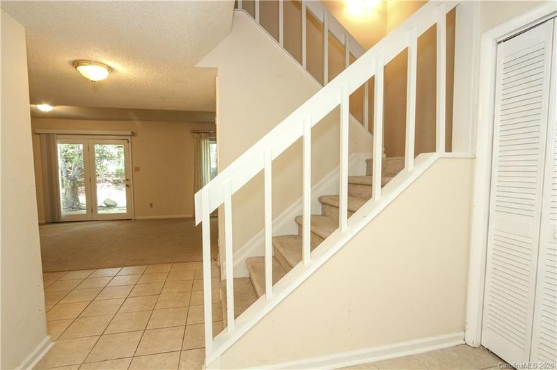 8317 Cricket Lake Dr, Charlotte, NC 28277