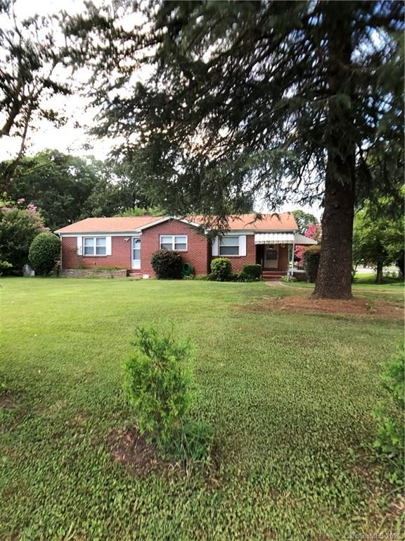 1706 2nd Ave, Hickory, NC 28601