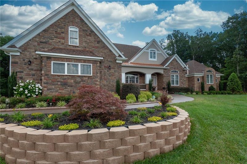 2000 Cordia Cir, Newton, NC 28658